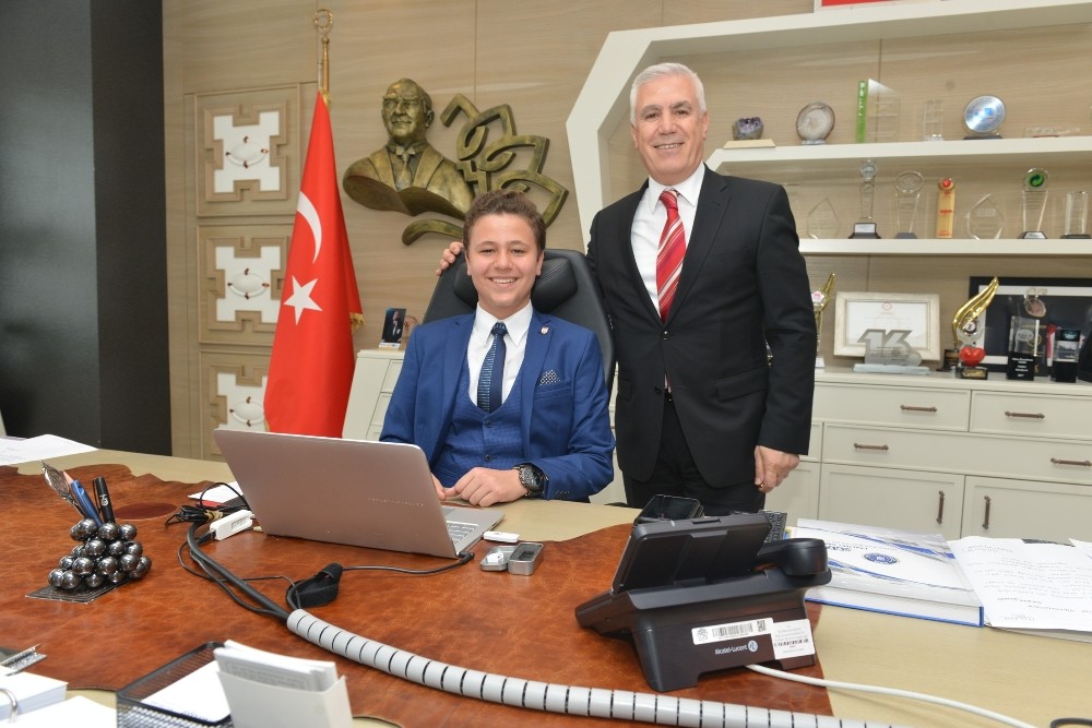 Bozbeyin Makamı Öğrencilerin Oldu