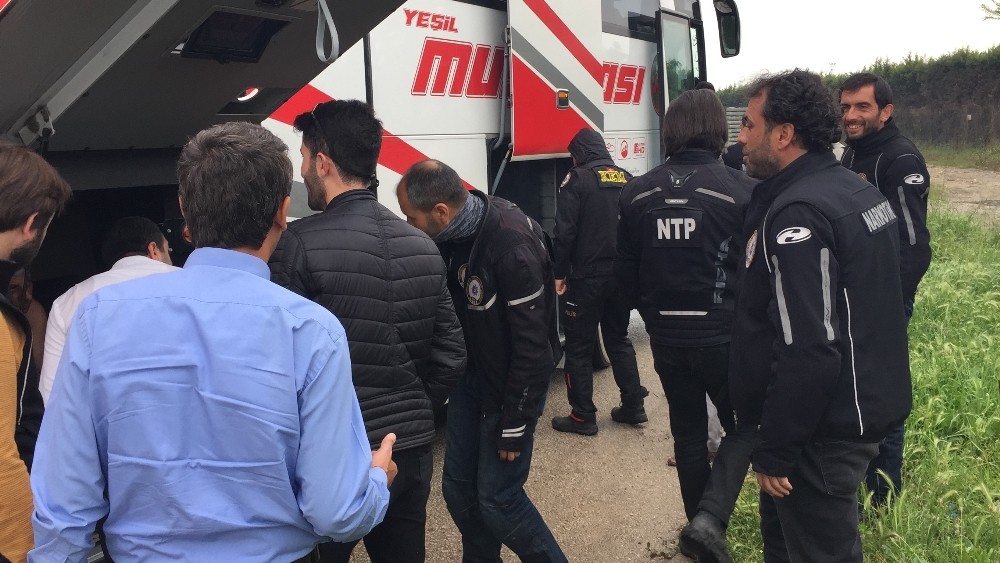 Bursa Terminalinde Hareketli Dakikalar, Polis Kuş Uçurtmuyor