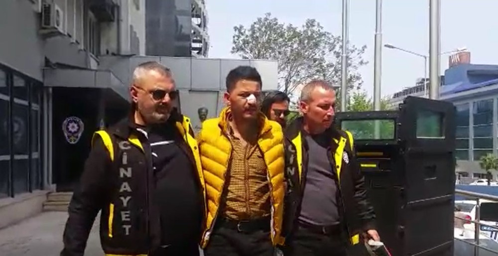 Bursada Bir Kişiyi Öldürüp, Rehine Aldığı Bir Kişiyi De Yaralayan Şüpheli Adliyeye Sevk Edildi