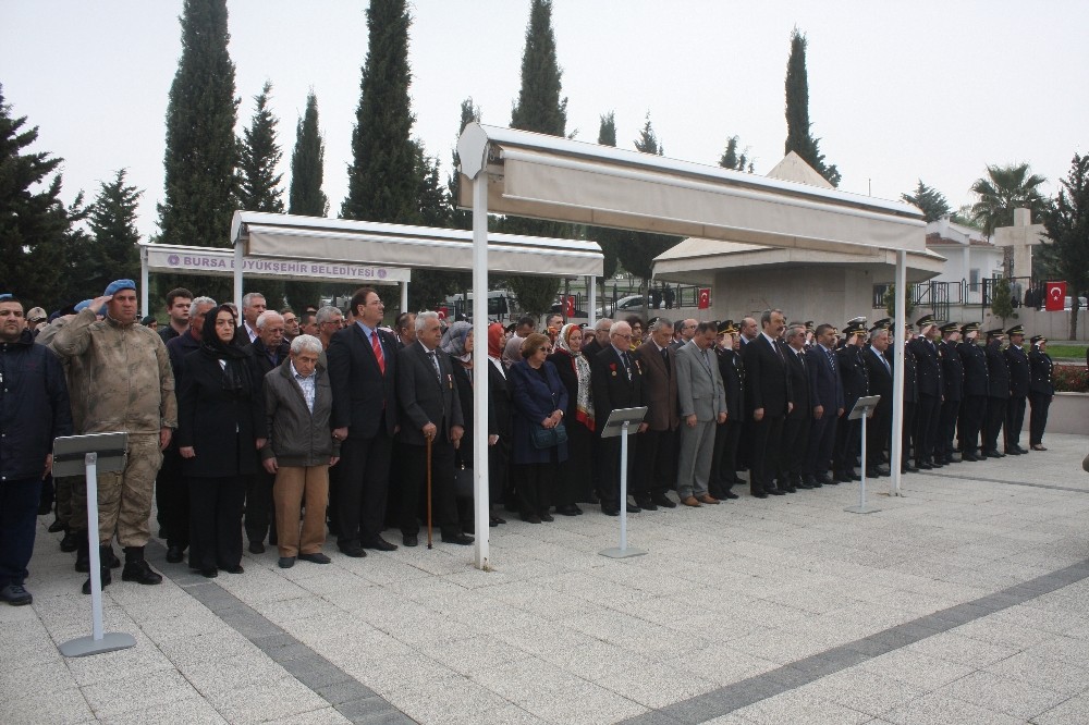 Bursada Polislerden Şehitlik Ziyareti