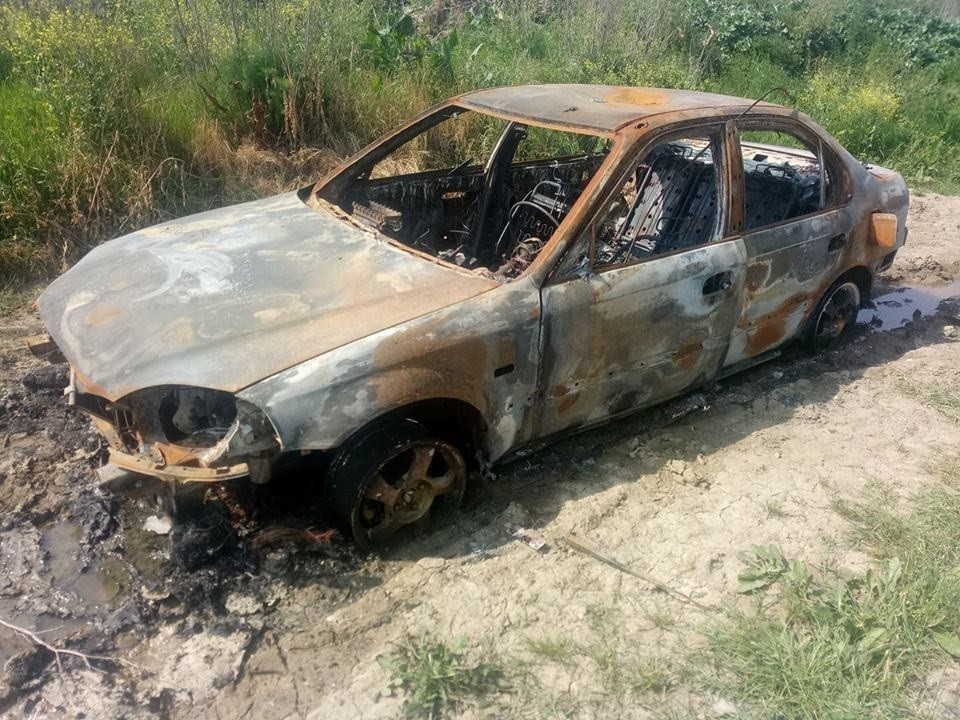 Çaldıkları Aracı Ateşe Verdiler