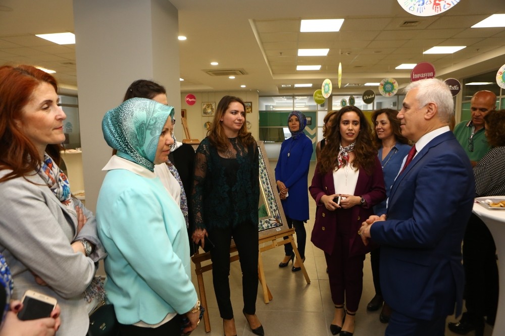 Çinide Açan Çiçekler