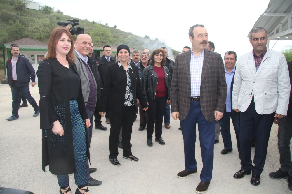 Emniyet Müdürü Ak, Bursalı Muhtarlara Atış Eğitimi Verdi