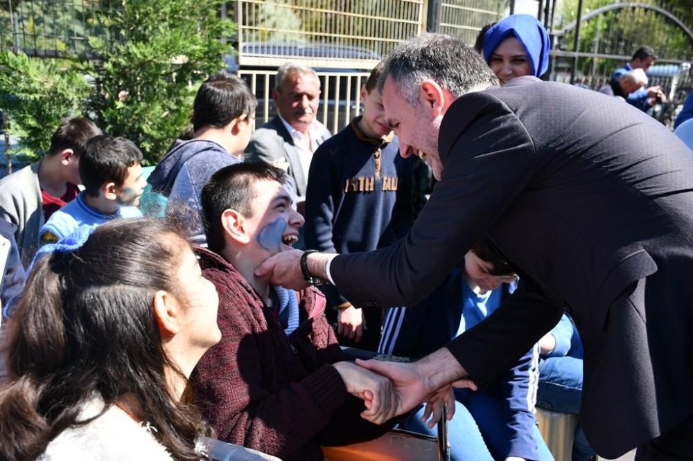 İnegöl Belediyesi Otizme Dikkat Çekti