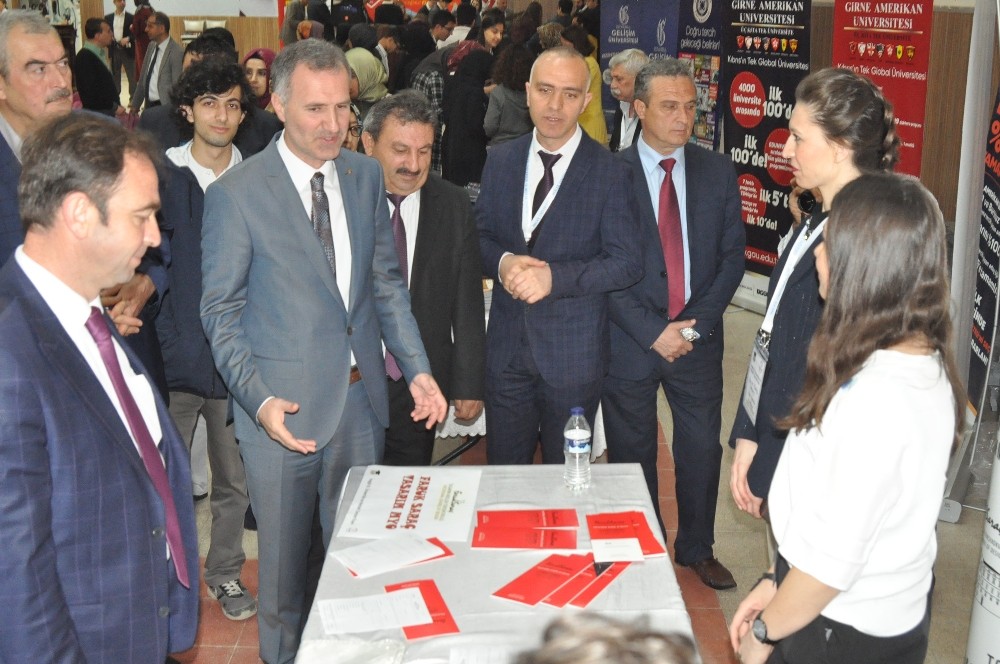 İnegölde Üniversite Ve Meslek Tanıtım Fuarı Açıldı