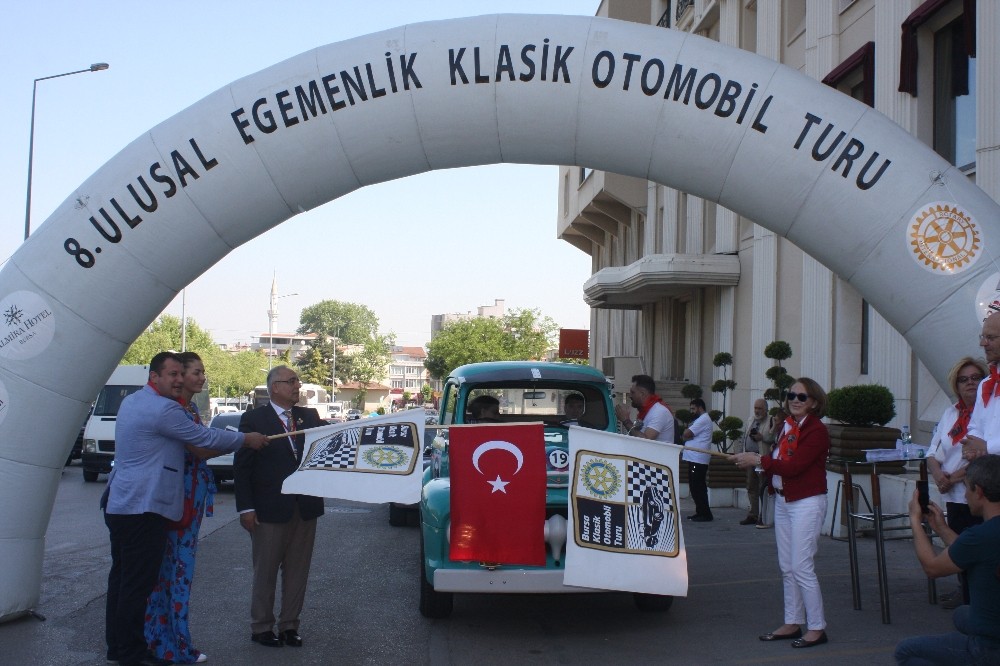 Klasik Otomobiller Hasta Çocuklar İçin Yolda