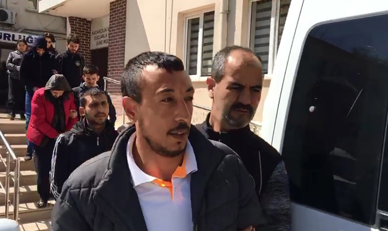 Lüks Otomobilden Torba Torba Esrar Çıktı