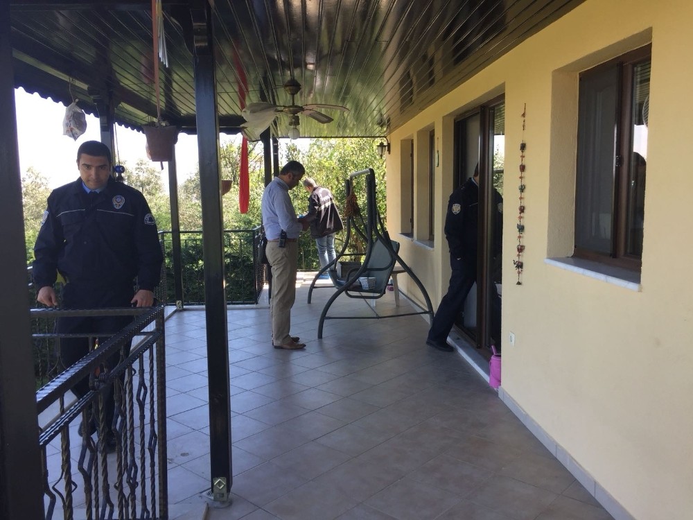 Mhp Genel Sekreteri İsmet Büyükatamanın Evi Soyuldu