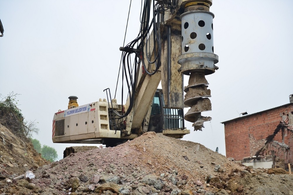 Mollaarapta Fore Kazık Çalışmaları Hız Kazandı