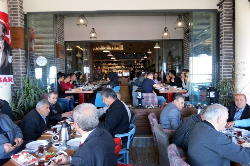Muyad Ve Ak Parti Mudanya İlçe Yönetimi Kahvaltıda Biraraya Geldi