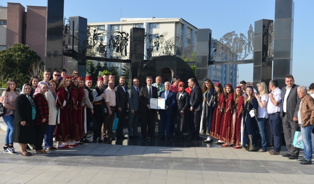 Nilüfere Yeni Kardeş