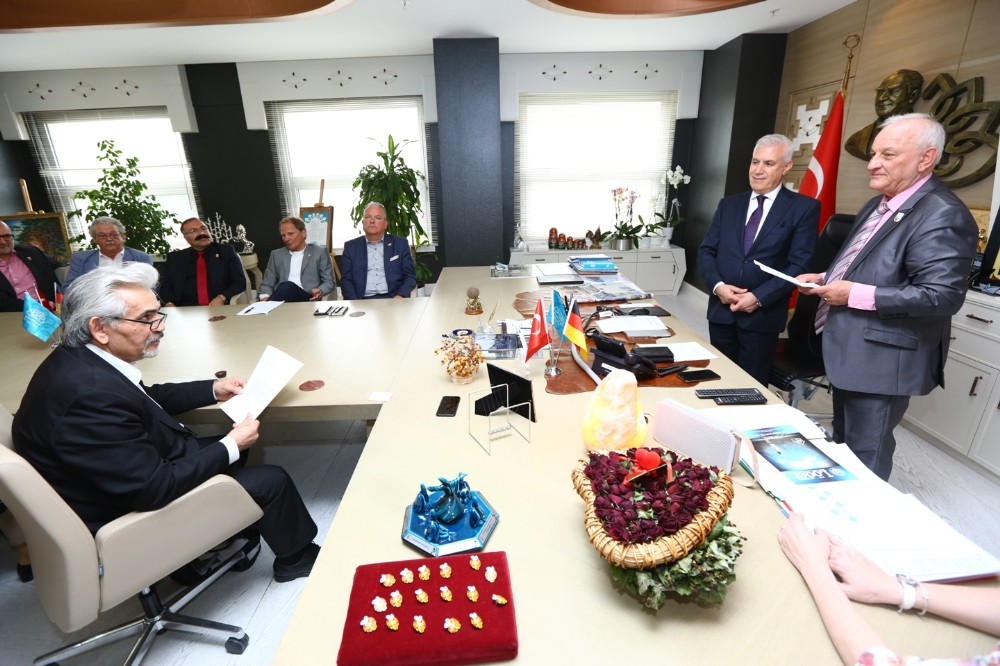 Nilüferin Hanau İle Bağları Güçleniyor