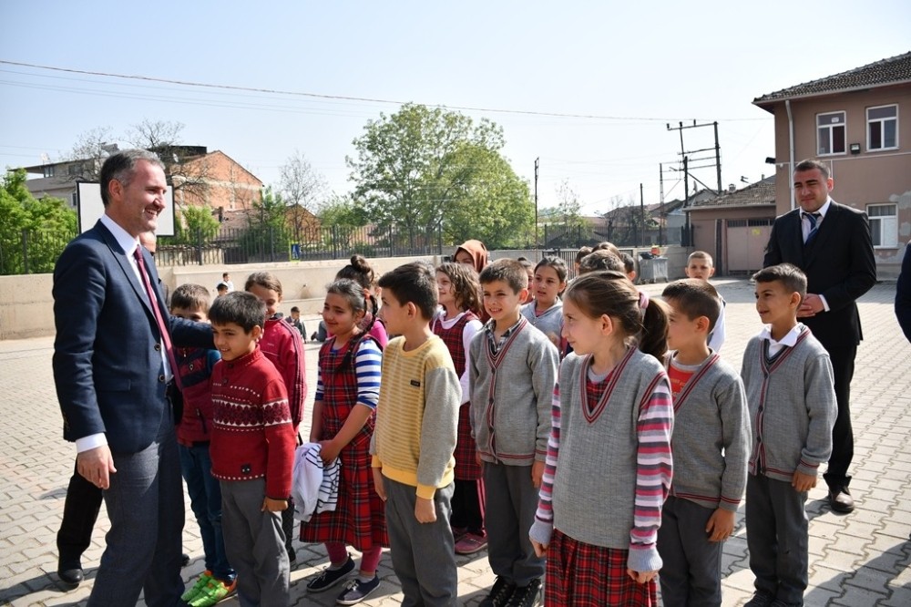 Öğrenciler Planetaryum İle Gök Bilimlerini Öğreniyor