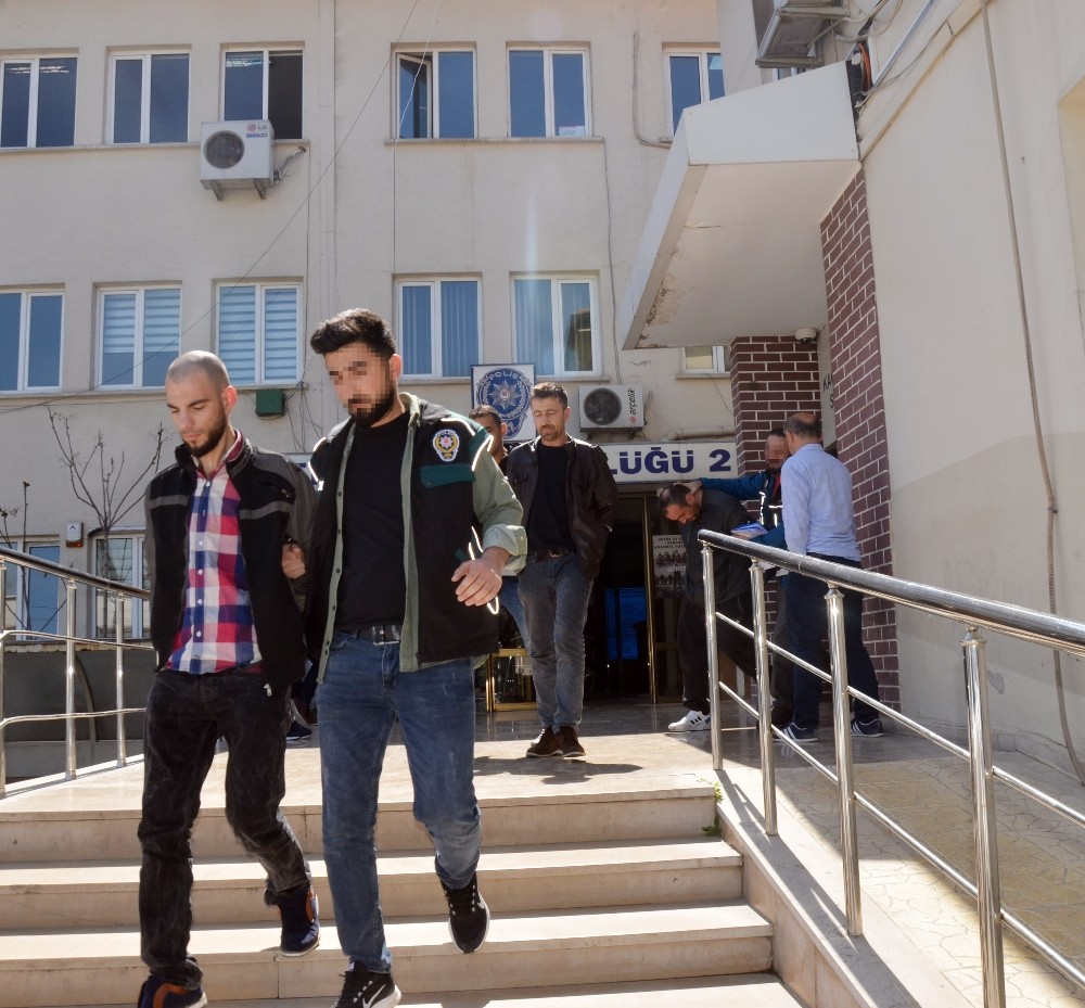 Otomobilde Gizlenen Uyuşturucu Rona Buldu