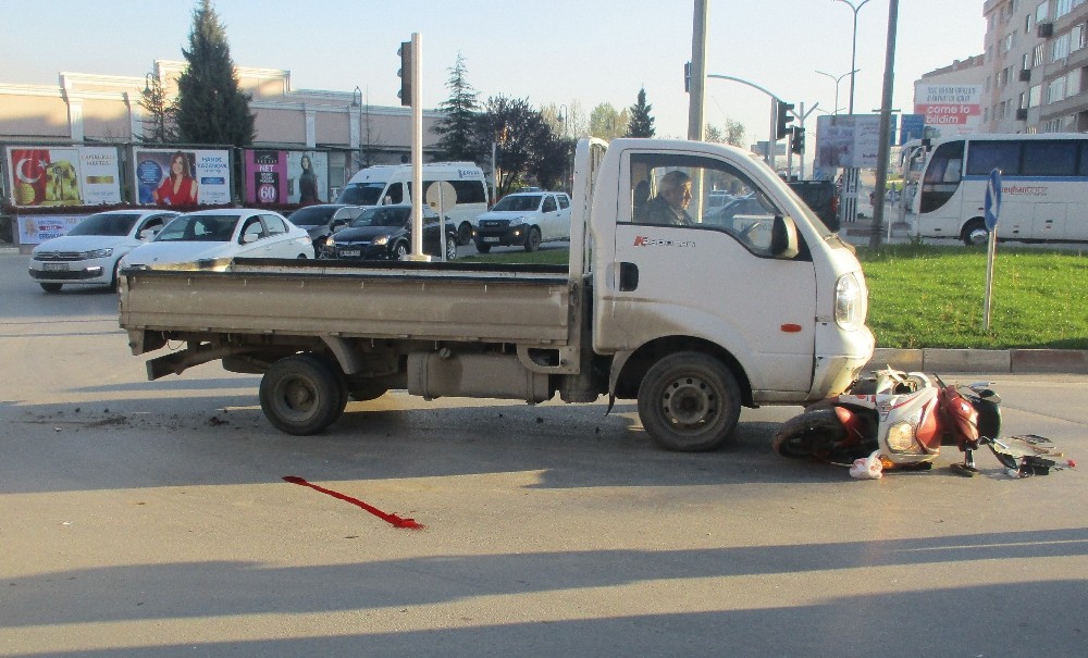 Otomobilin Çarptığı Yaşlı Bisiklet Sürücüsü Hayatını Kaybetti