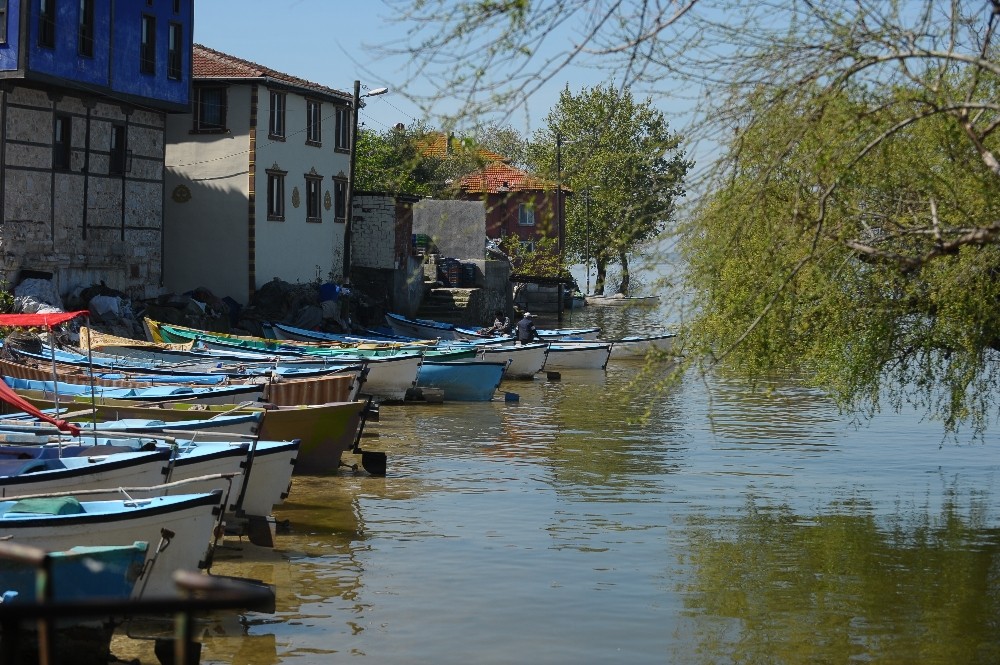 (Özel Haber) Su Seviyesi Yükseldi, Sandallar Yollara Çıktı