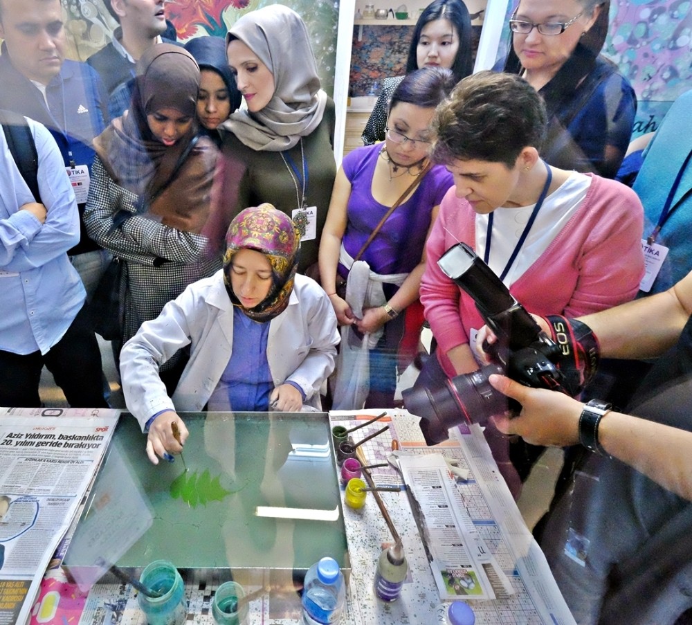 Tika Asistanları Busmekte