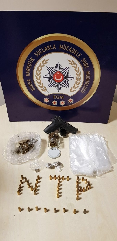 Uyuşturucu Satan 2 Şahıs Gözaltında