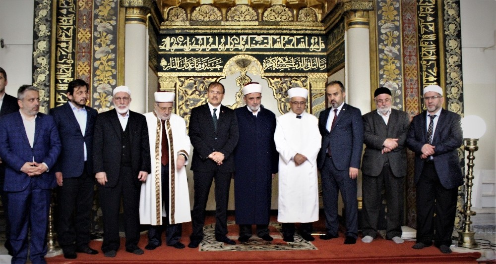 Başbakan Yardımcısı Çavuşoğlu Bursada Kursiyerlere Sertifika Verdi