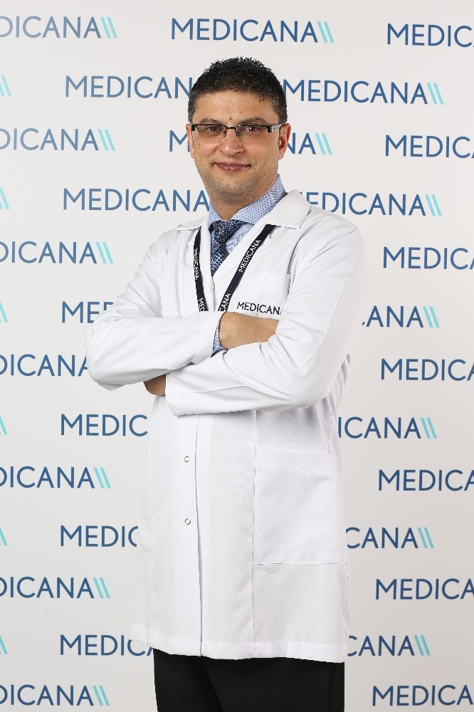 Büyük Göğüsler Sağlık Sorunlarını Da Beraberinde Getiriyor