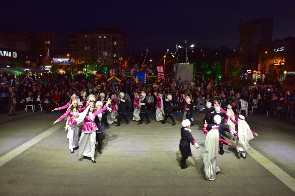 Çocuklar Hünerlerini Sergiledi