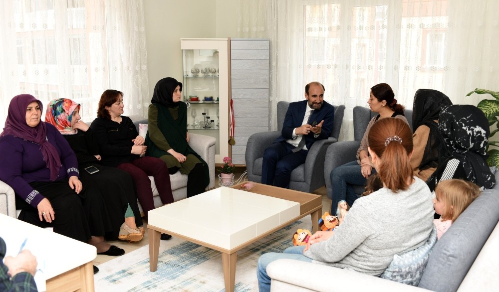 Edebali Yıldırımı Kapı Kapı Dolaşıyor