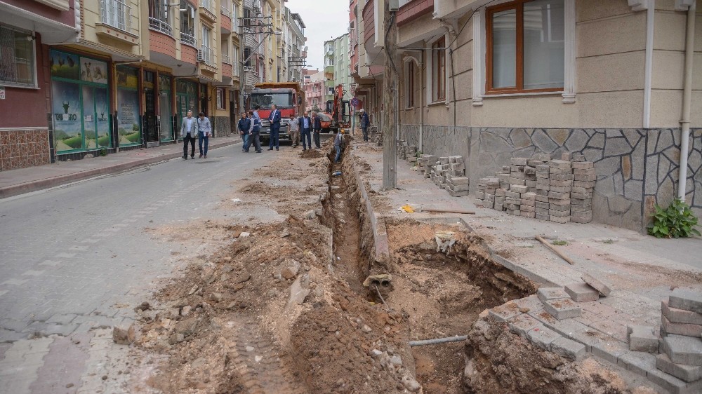 Karacabeydeki Hummalı Altyapı Çalışmalarına Vatandaşlardan Hoşgörülü Yaklaşım