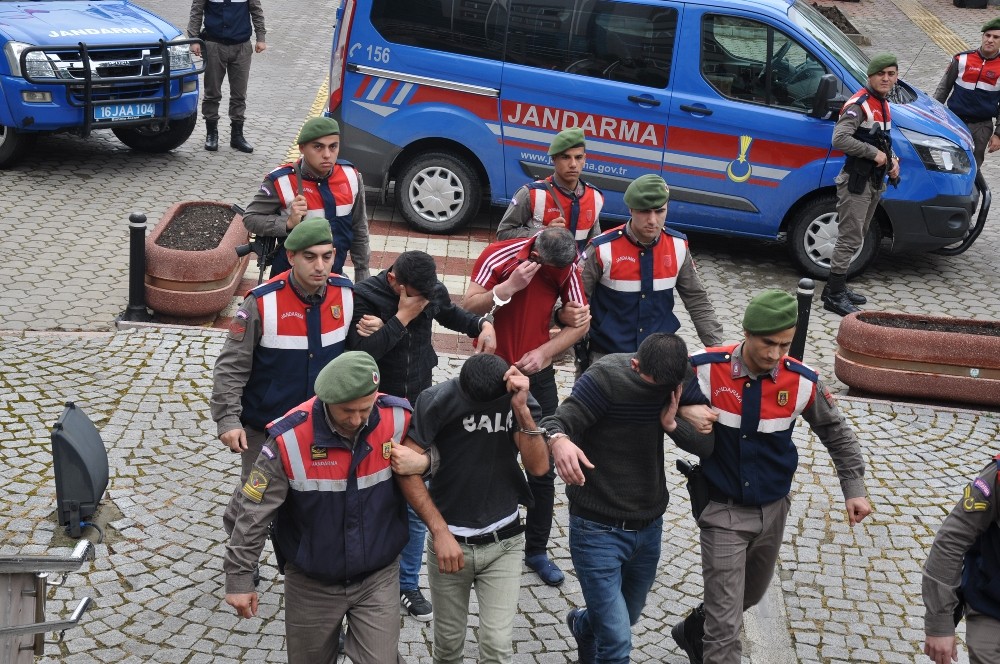 Maskeli Kasa Hırsızları 200 Güvenlik Kamerası Sayesinde Yakalandı