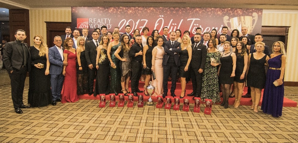 Realty World 2017De Zirve Yine Elfinin