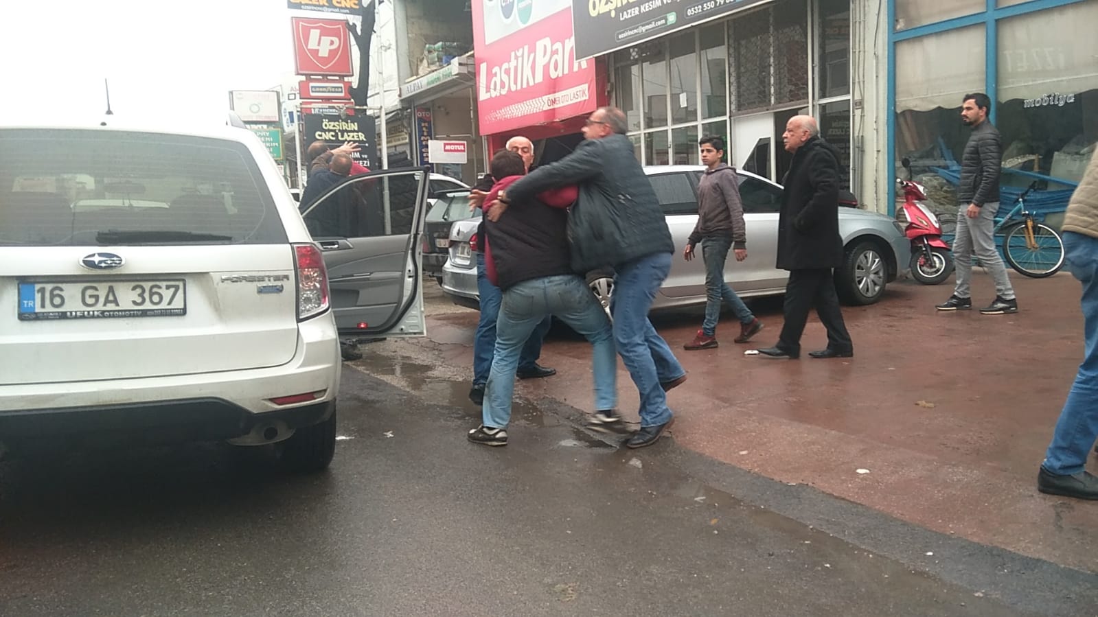 SANAYİ’DE PARK KAVGASI