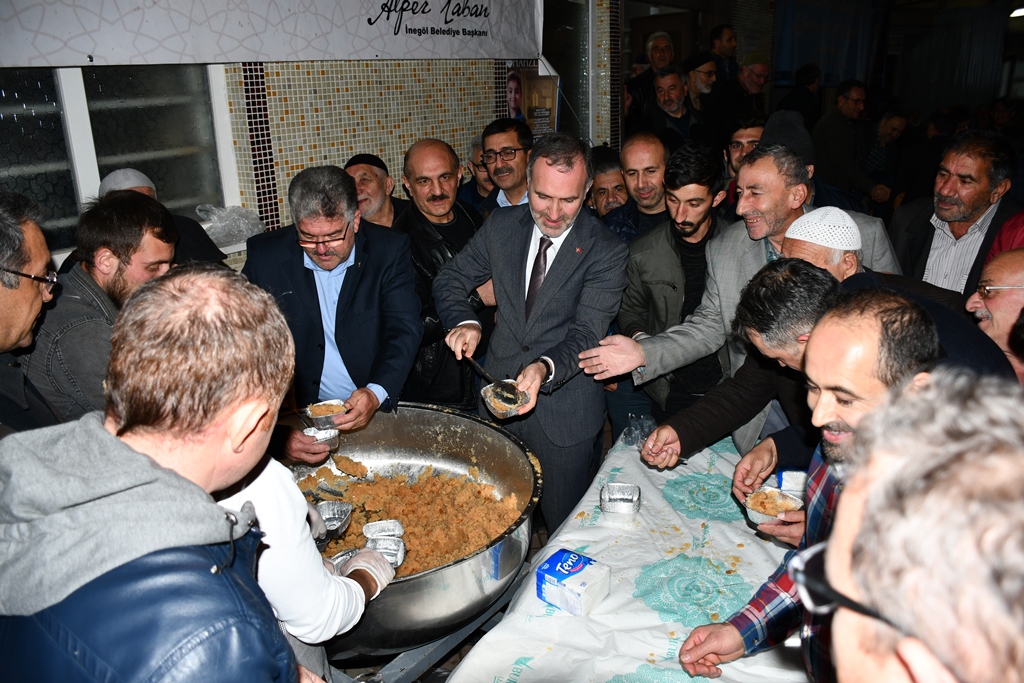 İnegöl Belediyesi’nin helva geleneği sürüyor