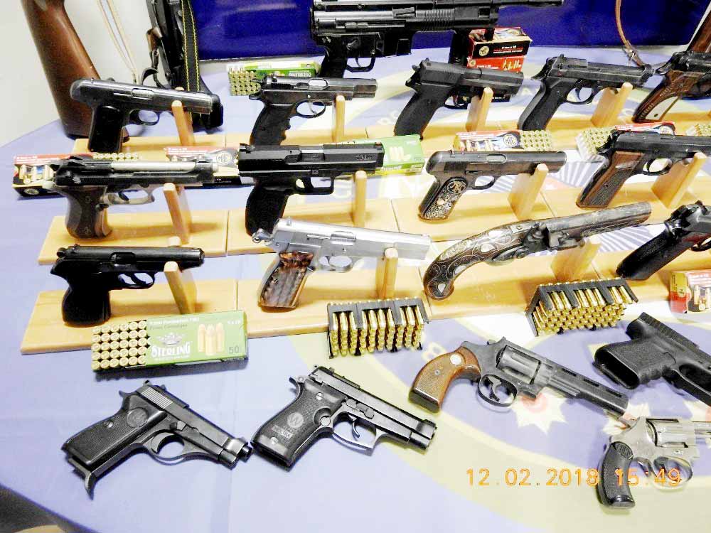 Kaçak silah operasyonunda 2 tutuklama