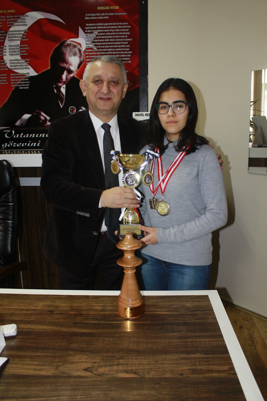 Fen lisesi öğrencisi ödüle doymuyor