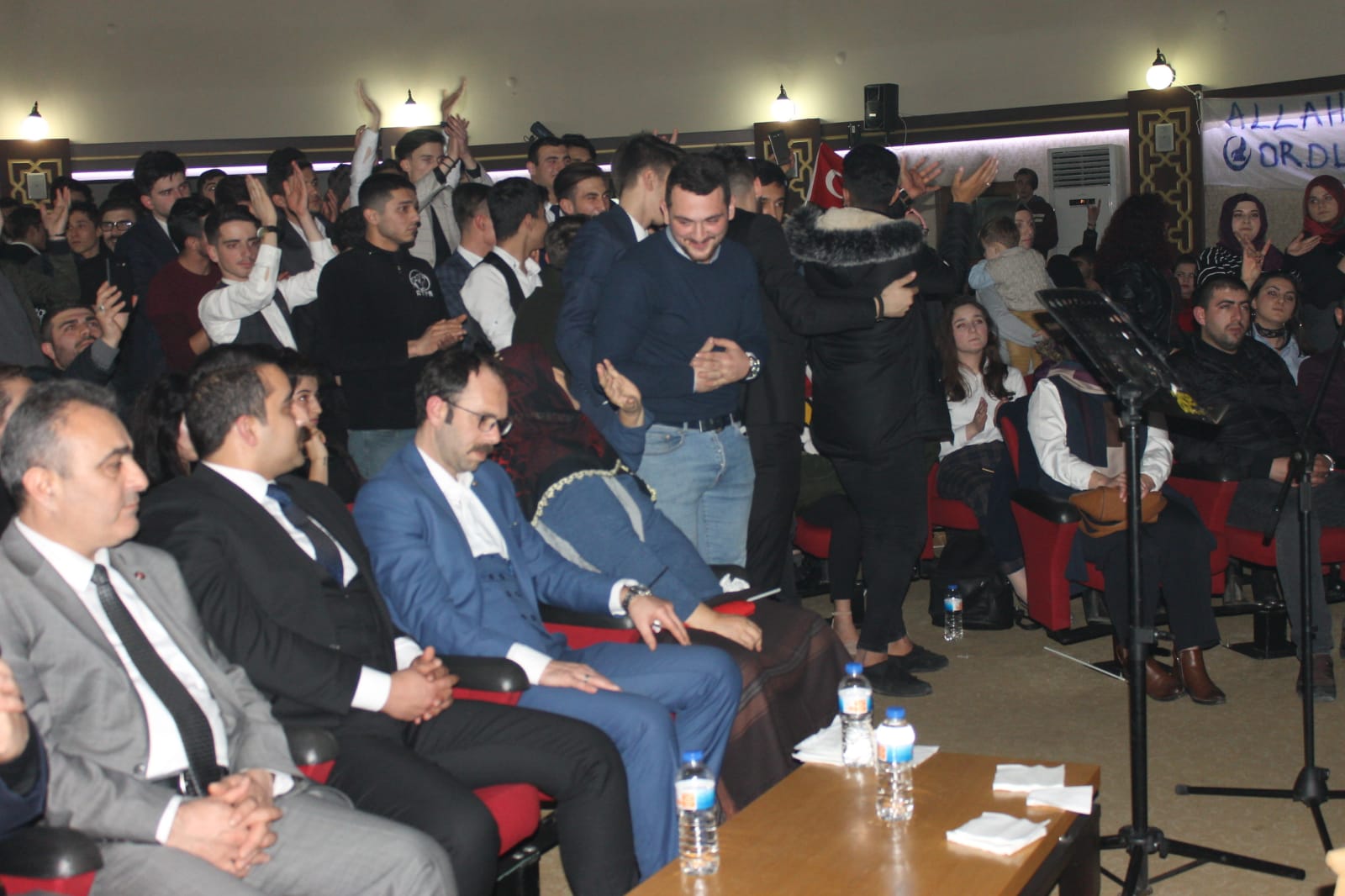 Ülkü Ocakları şiir gecesi düzenledi