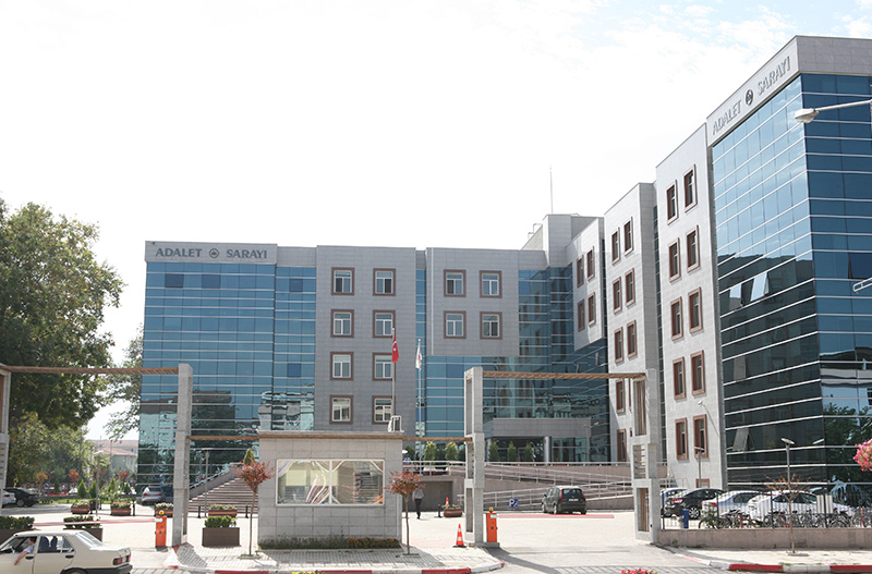 Yağma olayının mahkemesi sürüyor