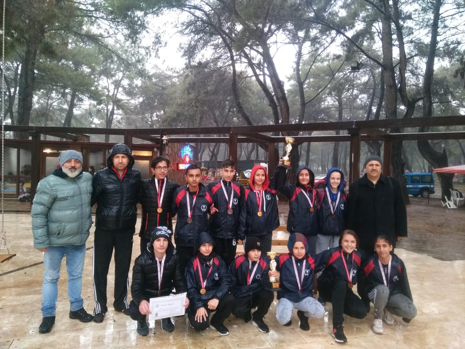 Sezai Karakoç Ortaokulu derece yaptı