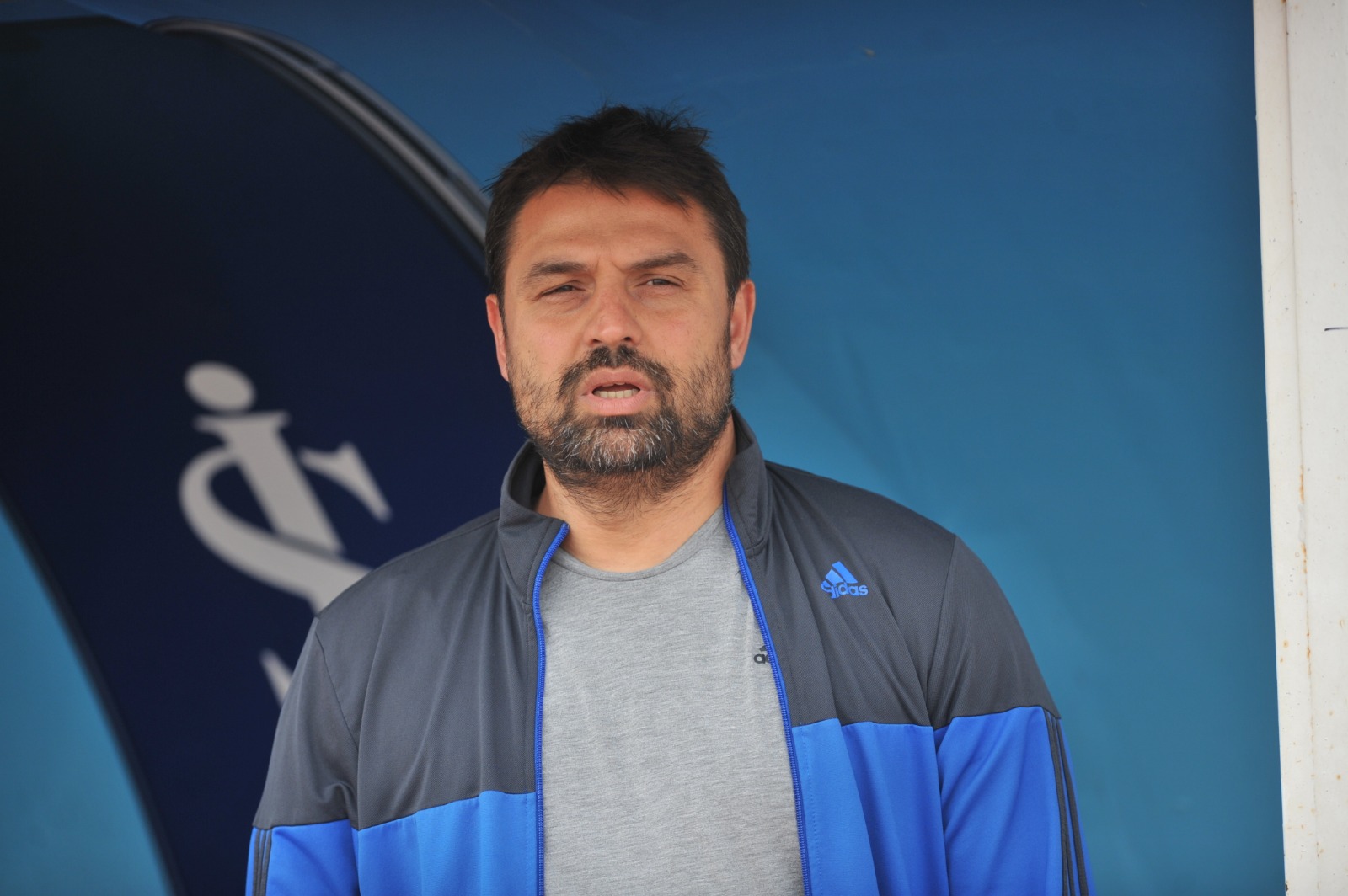 BiZ öNüMüZE BAKIYORUZ