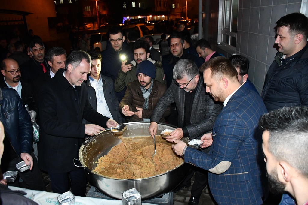 KANDİL GELENEĞİ SÜRÜYOR