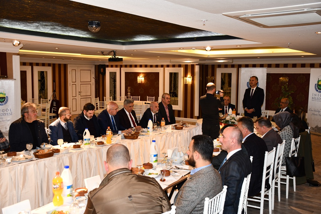 Başkan Taban’dan meclis üyelerine veda yemeği