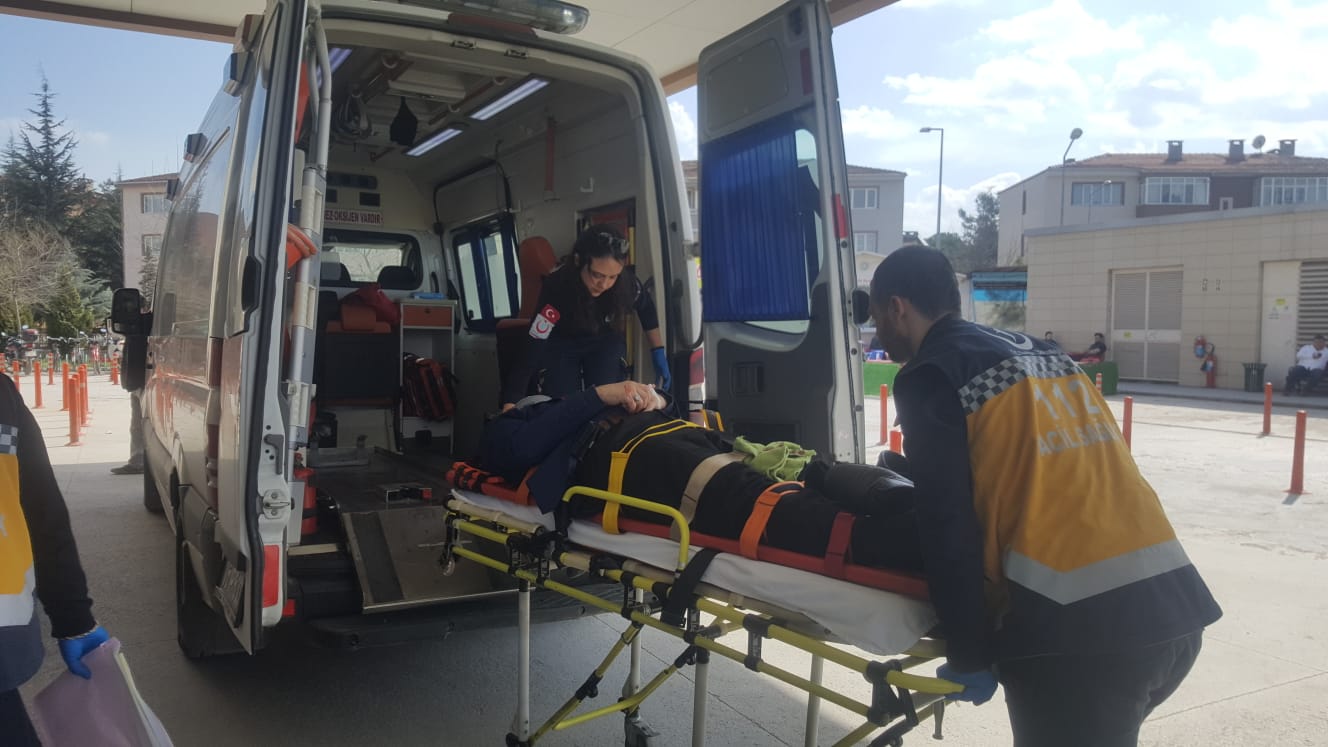 KARŞIDAN KARŞIYA GEÇMEK iSTERKEN CANINDAN OLUYORDU