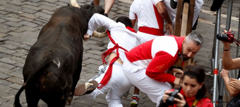 iSPANYA’DA BOĞALAR SOKAKLARI KARIŞTIRDI