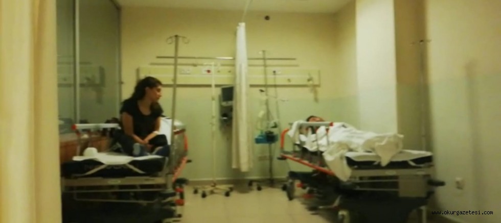 KAZA 3 KİŞİ YARALANDI