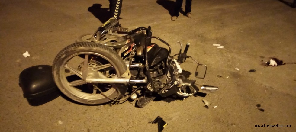MOTOSİKLET İKİYE AYRILDI