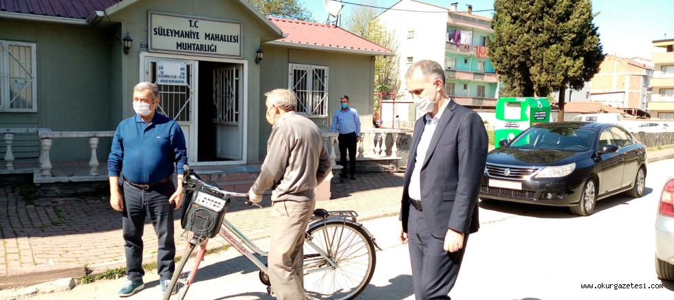 MUHTAR BİSİKLETİNE YAPTIRDIĞI SES SİSTEMİ İLE SOKAK SOKAK GEZEREK ANONS EDİYOR