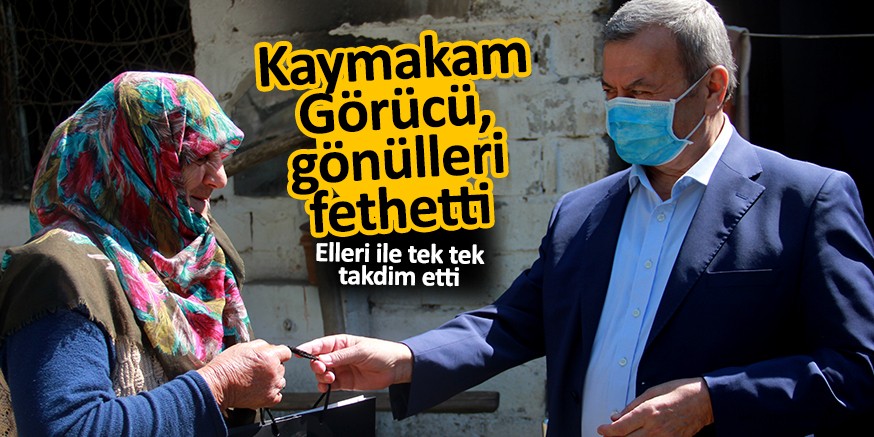 100 yaş üzeri vatandaşları ziyaret edip hediye verdi