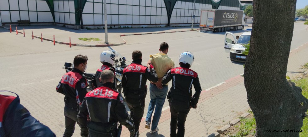 Yasakta ekiplerden kaçarken aracını yakmaya çalışan sürücüye 10 Bin TL ceza