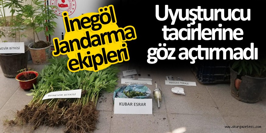 Uyuşturucu tacirleri kovalamacada yakalandı