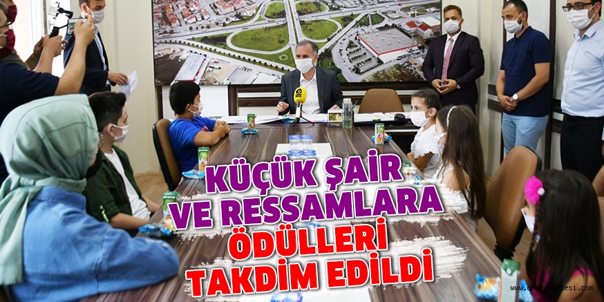 KÜÇÜK ŞAİR VE RESSAMLARA ÖDÜLLERİ TAKDİM EDİLDİ