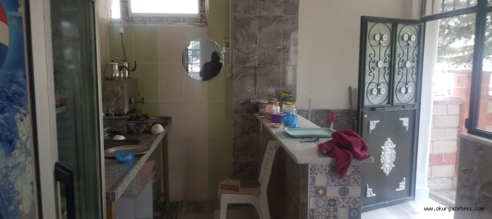 Cami çay ocağını soydular