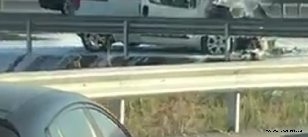 Seyir halindeki otomobil yandı